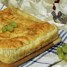 Виноград и курица - сочетание не обычное, но как сложно удержаться от еще одного кусочка пирога.