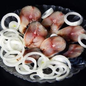 Вкусная ароматная скумбрия своими руками. Смачна ароматна скумбрія своїми руками.