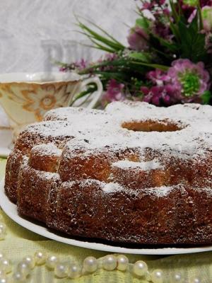 Сочный, нежный кекс из яблочного и макового теста
