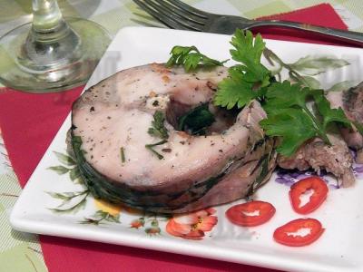 Белый амур запеченный в духовке - вкусное, полезное и простое блюдо. Білий амур запечений у духовці - смачна, корисна та проста страва.