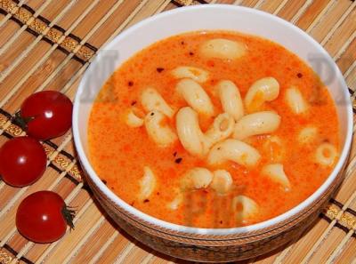 Оригинальный томатный суп с плавленым сырком и макаронами